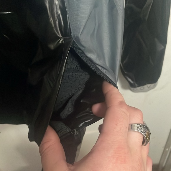 Under Armour Black and Gray Performance Jacket - Picture 5 of 16